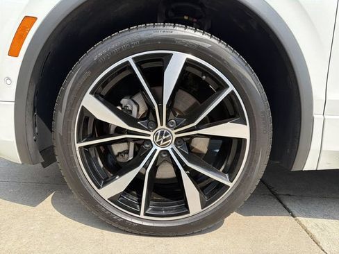 Used 2023 Volkswagen Tiguan SEL R-Line AWD/4WD image 12