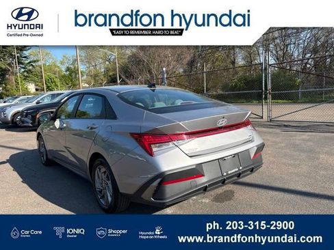 Used 2026 Hyundai Elantra Hybrid FWD image 4