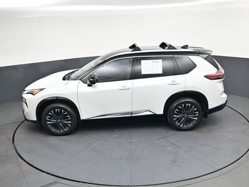 Used 2025 Nissan Rogue Platinum w/ Platinum Premium Package AWD/4WD image 35