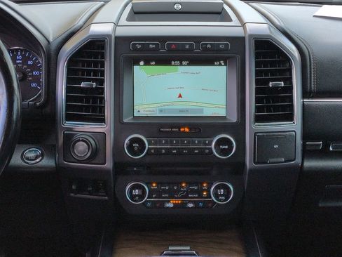 Used 2018 Ford Expedition Max Platinum AWD/4WD image 19