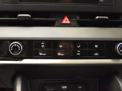 Used 2025 Kia Sportage LX FWD image 34