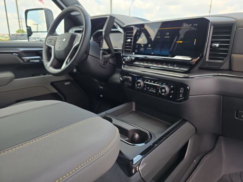 New 2026 Chevrolet Silverado 2500 ZR2 w/ LPO, Dark Essentials Package AWD/4WD image 17
