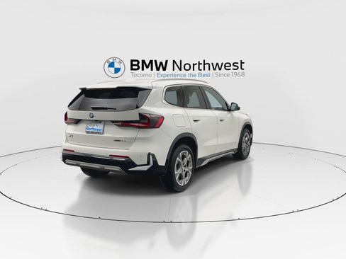 Used 2025 BMW X1 xDrive28i AWD/4WD image 3