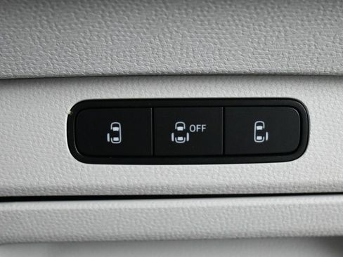 Used 2025 Volkswagen ID. Buzz 1st Edition image 16