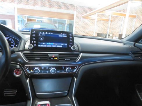Used 2021 Honda Accord Sport image 38