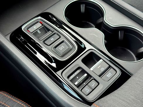 Used 2025 Honda Pilot Sport image 26