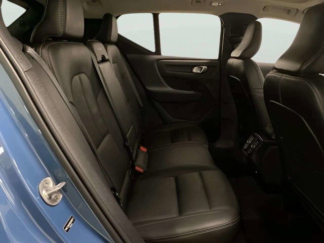 Used 2025 Volvo XC40 B5 Plus AWD/4WD image 24