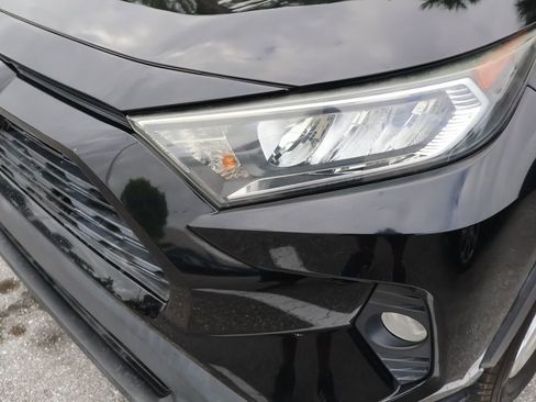 Used 2021 Toyota RAV4 XLE w/ Convenience Package image 3