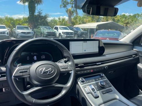 Used 2024 Hyundai Palisade SEL FWD image 15