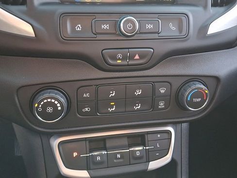 Certified 2024 GMC Terrain SLE image 16