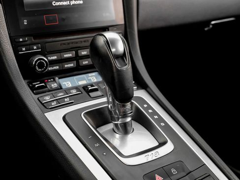 Used 2020 Porsche 718 Boxster S image 24