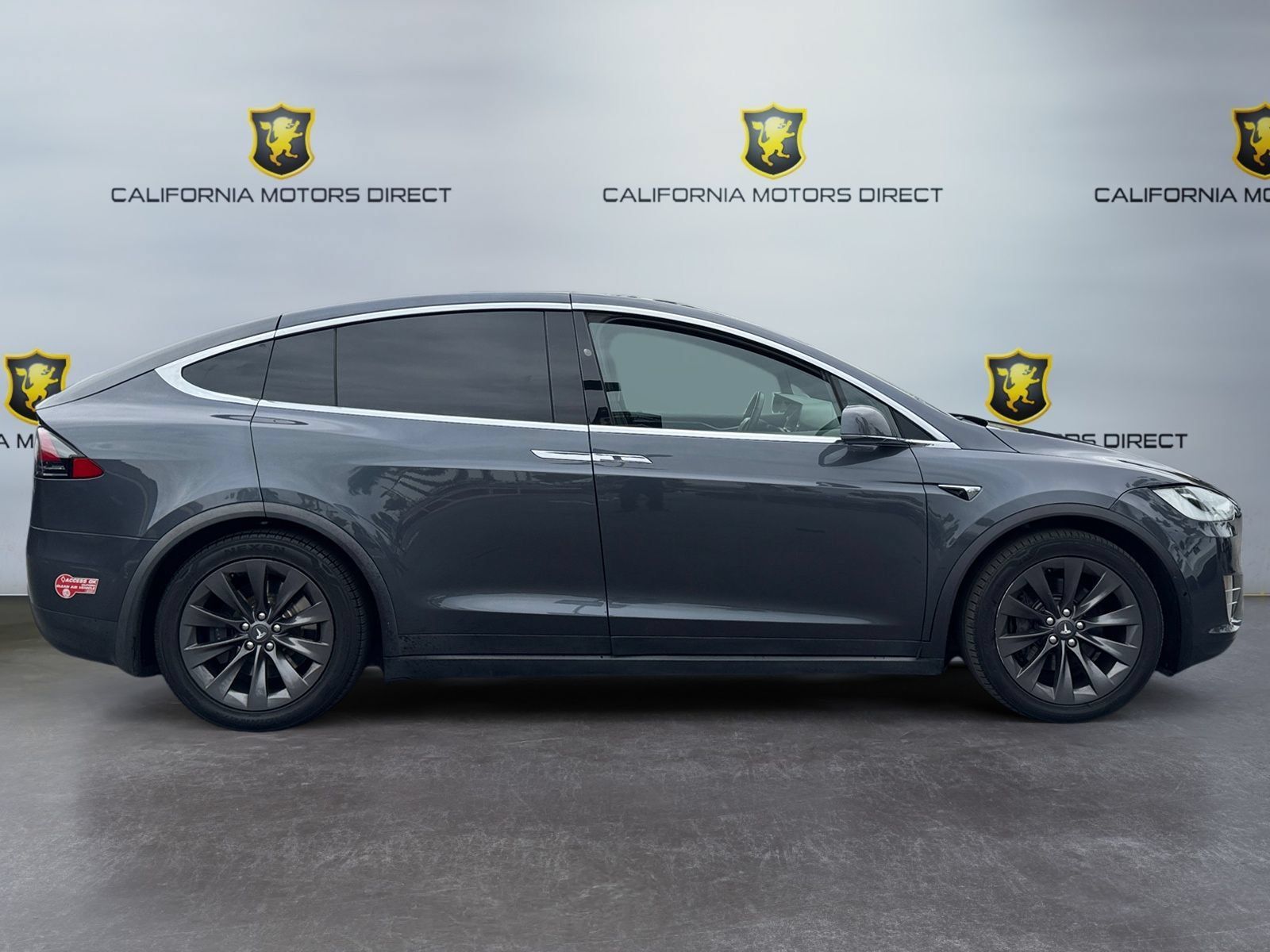 Used 2018 Tesla Model X 75D AWD/4WD image 5