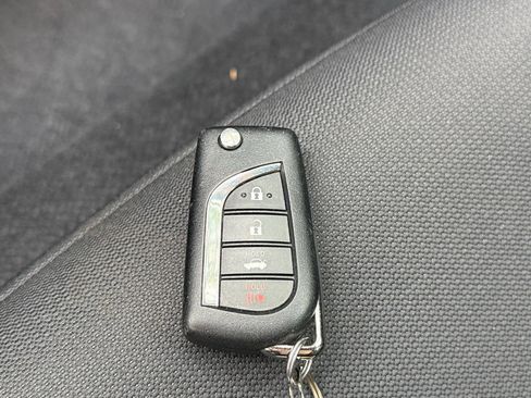 Used 2025 Toyota Corolla LE FWD image 21