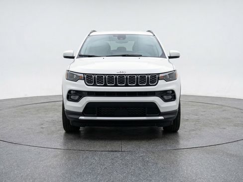 Used 2025 Jeep Compass Limited AWD/4WD image 2