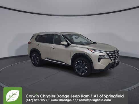 Used 2026 Nissan Rogue Platinum w/ Platinum Premium Package AWD/4WD image 3