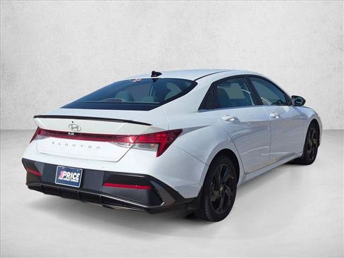Used 2026 Hyundai Elantra SEL Sport Premium w/ Cargo Package FWD image 3