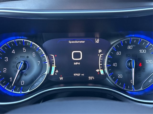 Used 2018 Chrysler Pacifica Limited w/ Advanced Safetytec Group FWD image 17