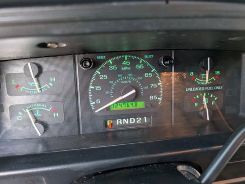 Used 1995 Ford E-250 and Econoline 250 Heavy-Duty RWD image 10