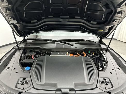 Certified 2024 Audi Q8 e-tron Premium image 26