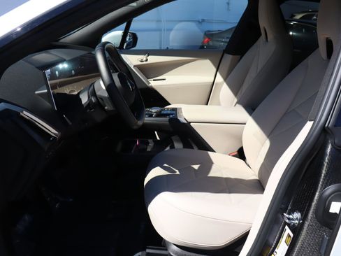 Used 2025 BMW iX xDrive50 w/ Convenience Package image 17