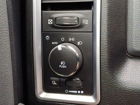 Used 2015 RAM 1500 Big Horn AWD/4WD image 30