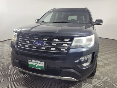 Used 2017 Ford Explorer XLT w/ Equipment Group 202A FWD image 15