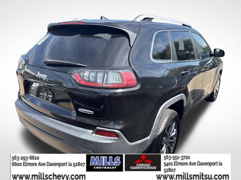 Used 2019 Jeep Cherokee Latitude Plus w/ Comfort/Convenience Group FWD image 3