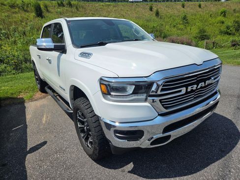 Used 2020 RAM 1500 Laramie AWD/4WD image 3