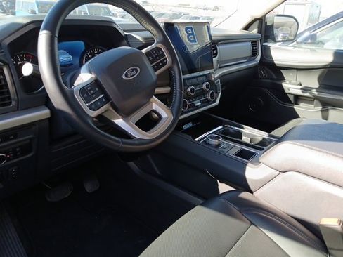 Used 2024 Ford Expedition Max XLT image 9