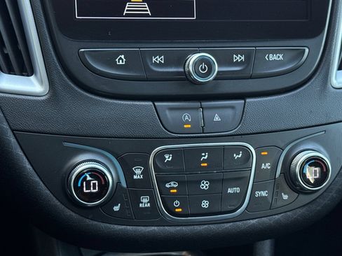 Used 2023 Chevrolet Malibu LT FWD image 19