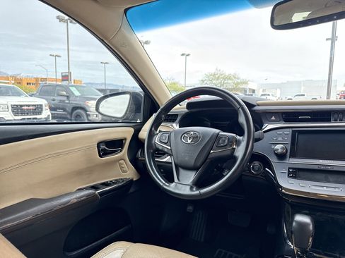 Used 2013 Toyota Avalon Limited image 19