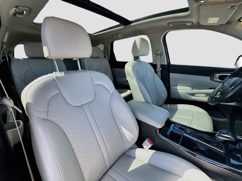 Certified 2023 Kia Sorento SX AWD/4WD image 33