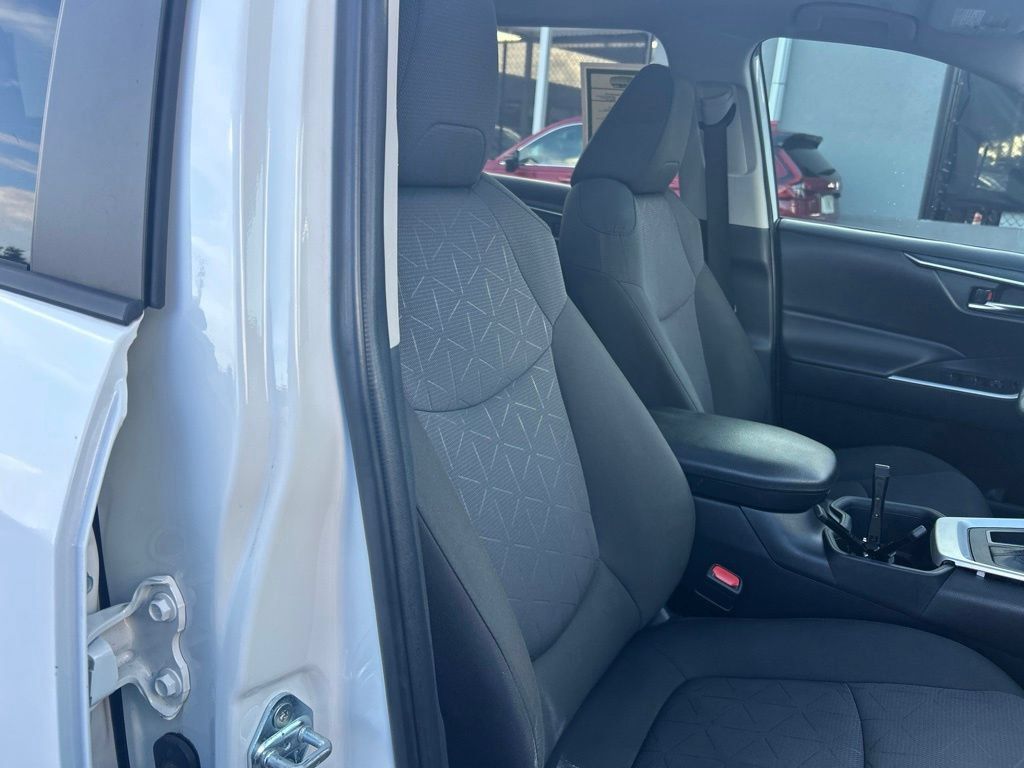 Used 2024 Toyota RAV4 XLE w/ Convenience Package FWD image 21