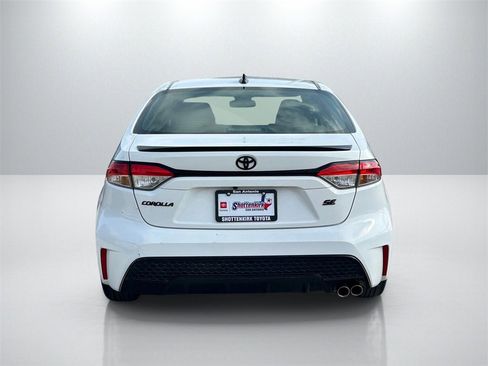 Used 2022 Toyota Corolla SE image 6