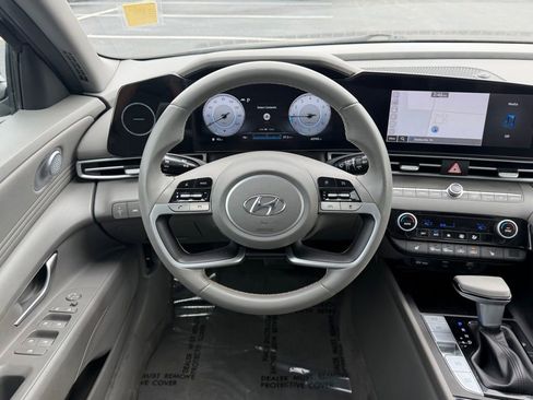 Used 2023 Hyundai Elantra SEL w/ Convenience Package FWD image 27