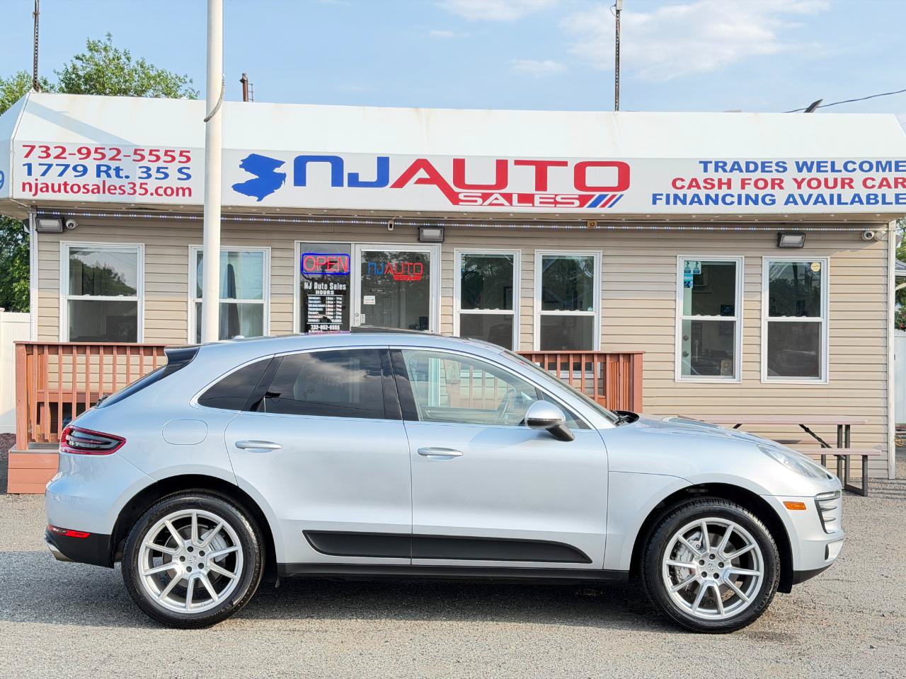 Used 2017 Porsche Macan S AWD/4WD image 3