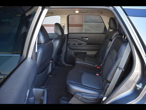 Used 2022 Nissan Pathfinder SV image 20