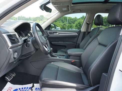 Used 2021 Volkswagen Atlas SE w/ Panoramic Sunroof Package FWD image 11