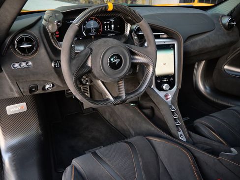 Used 2024 McLaren 750S RWD image 8