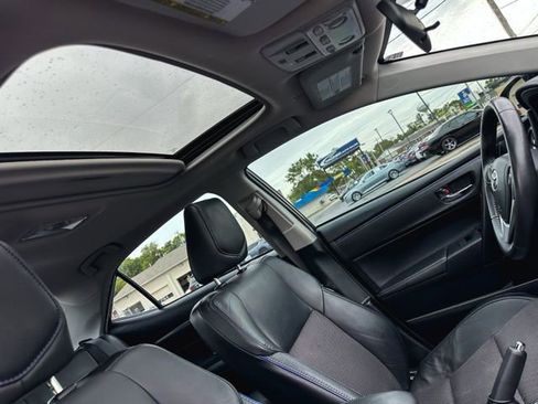 Used 2018 Toyota Corolla SE FWD image 22