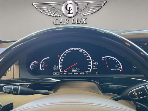 Used 2013 Mercedes-Benz S 63 AMG w/ Driver Assistance Pkg image 11