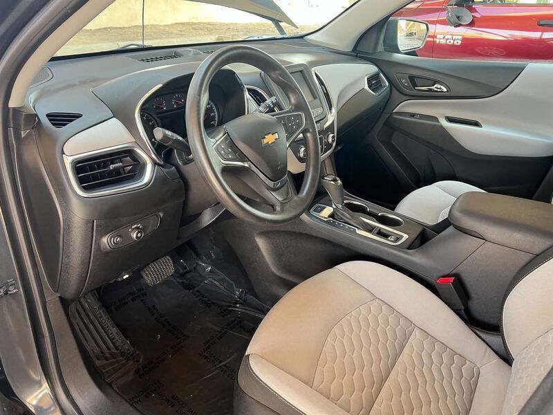Used 2018 Chevrolet Equinox LS AWD/4WD image 16