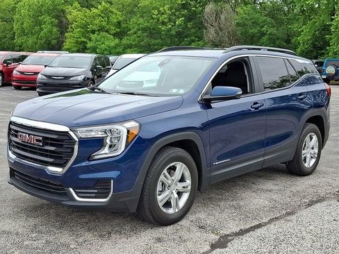 Used 2022 GMC Terrain SLE w/ Driver Convenience Package AWD/4WD image 3