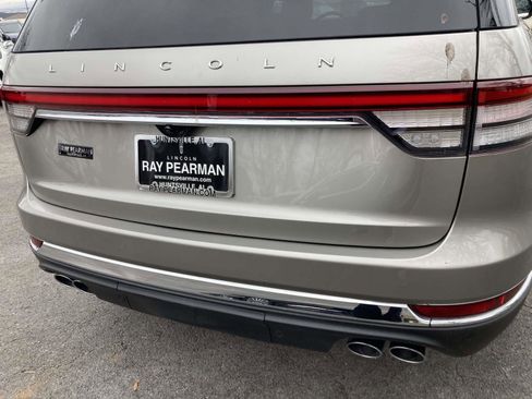 Used 2023 Lincoln Aviator Reserve w/ Equipment Group 201A image 4