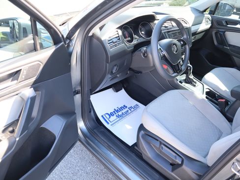 Used 2020 Volkswagen Tiguan S image 3