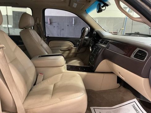 Used 2011 GMC Yukon XL Denali AWD/4WD image 26