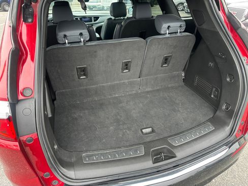 Used 2024 Buick Enclave Premium image 25