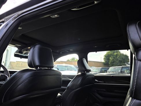 Certified 2024 Jeep Grand Cherokee L Limited w/ Luxury Tech Group II image 19