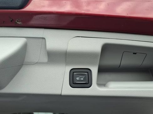 Used 2023 GMC Acadia SLT w/ Preferred Package AWD/4WD image 29
