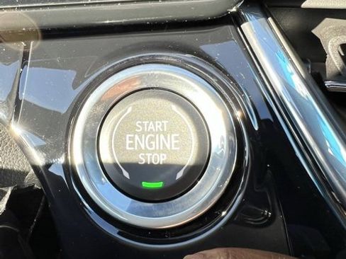 New 2026 Chevrolet Trax RS w/ Sunroof Package image 32